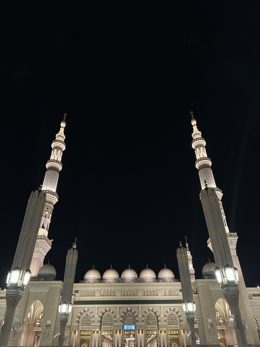 Salehrafee77's tweet photo. حين تتيسّر لك تفاصيل زيارة المسجد النبوي الشريف ﷺ..
فاعلم أنك لم تخطط بذكائك�� بل إن الله لَمس قلبك واصطفاك لتكون في رحاب حبيبه.

هي دعوة واختيار، وليست مجرد سياحة أو أسفار. ✨💚
#المدينة_المنورة https://t.co/EALjv1oFuH