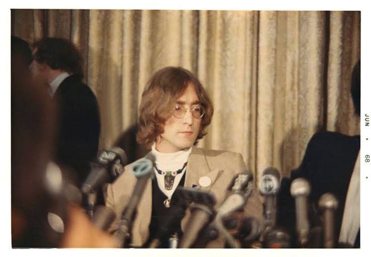 vampsydnie's tweet photo. i fear this look is john at his very prettiest. fight me. https://t.co/MQa1Mk2hZT