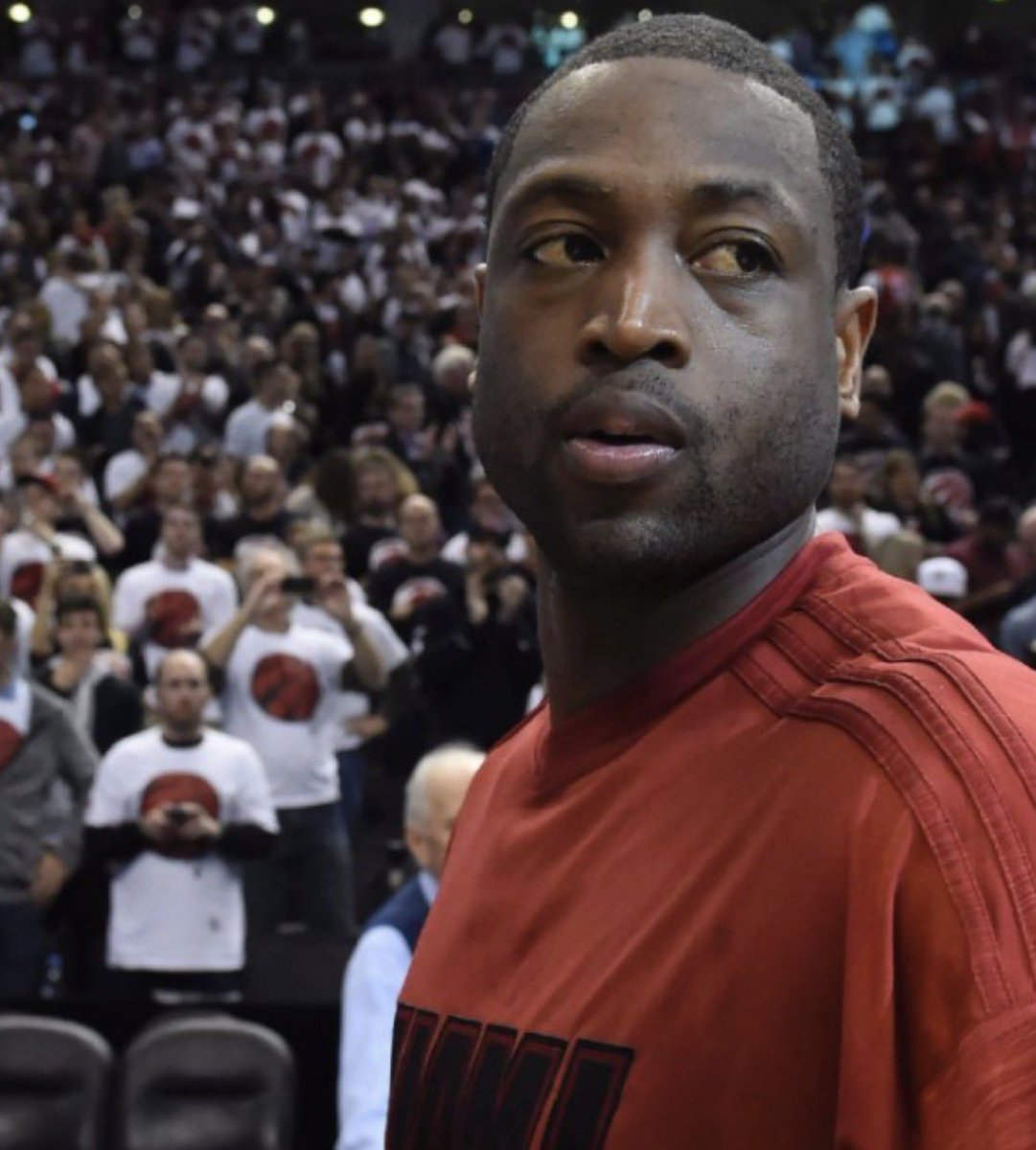 MyNBA2kNews's tweet photo. DWYANE WADE CAPTURES HIS FIRST MVP AWARD AVERAGING 35 &amp; 9.

IS THIS THE YEAR HE CAPTURES HIS FIRST CHAMPIONSHIP?

#MV3 https://t.co/tp4meuje5Y