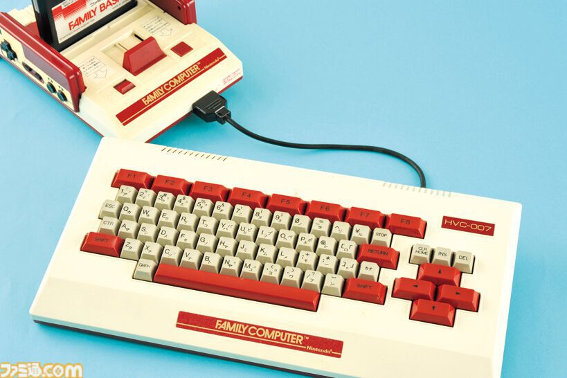 famitsu's tweet photo. 【今日は何の日？】
1984年6月21日 ファミリーベーシックが発売。今年で42周年
https://t.co/5YqfDaA00Q

ファミコンの周辺機。BASIC言語でゲームを自作して楽しめた、夢広がるツール。メインモードの“GAME BASIC”のほか、音楽が作れる“ミュージックボード”なども搭載。 https://t.co/q8hh2IDJ3P