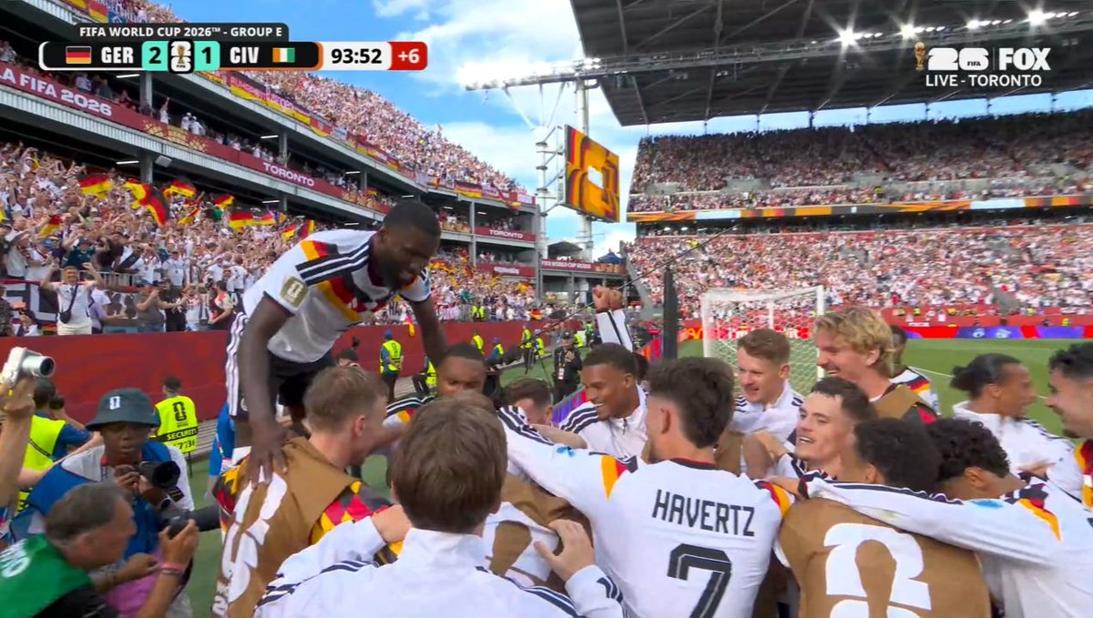 imron0175's tweet photo. GOOOAAALLL!!! ⚽🔥🇩🇪
Germany 2-1 Ivory Coast 

Germany went from funeral mode to festival mode in 30 minutes. What a comeback! That's German football for you 😎🍻🔥 https://t.co/wRhRkcItFU