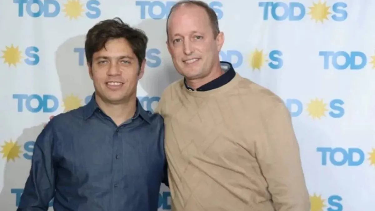 vulgarcite's tweet photo. MEMORIA
Martin Insaurralde fue Jefe de Gabinete de Axel Kicillof hasta octubre de 2023. Afanan, pero tienen conciencia de clase. https://t.co/MaUJXhKFS9