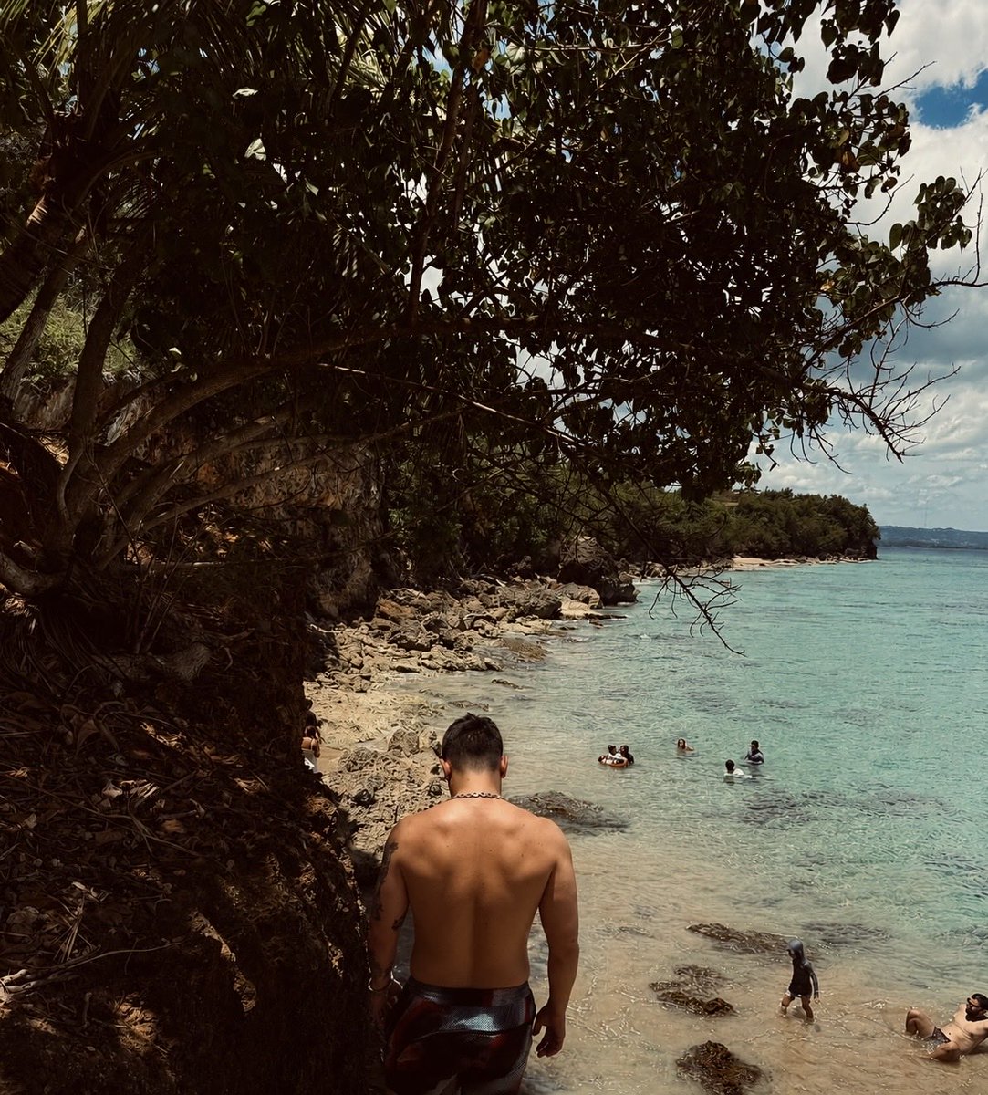 sxdrxc's tweet photo. extrañaba a mi isla 🇵🇷 🌊 https://t.co/RTPaHthOtg