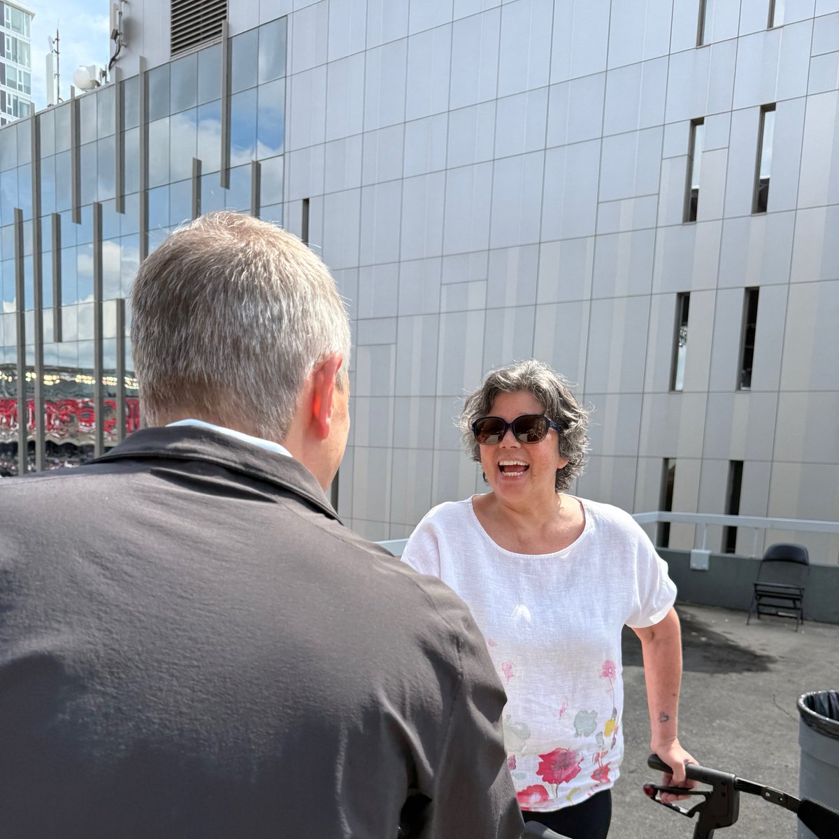 _MarkSutcliffe's tweet photo. Not the result we were hoping for, but it was great to hang out with fantastic  @REDBLACKS fans who brought the passion to @TD_Place .

Ce n'est pas le résultat que nous espérions, mais c'était génial de passer du temps avec ces @REDBLACKS supporters formidables qui ont fait vibrer le TD Place de leur passion.