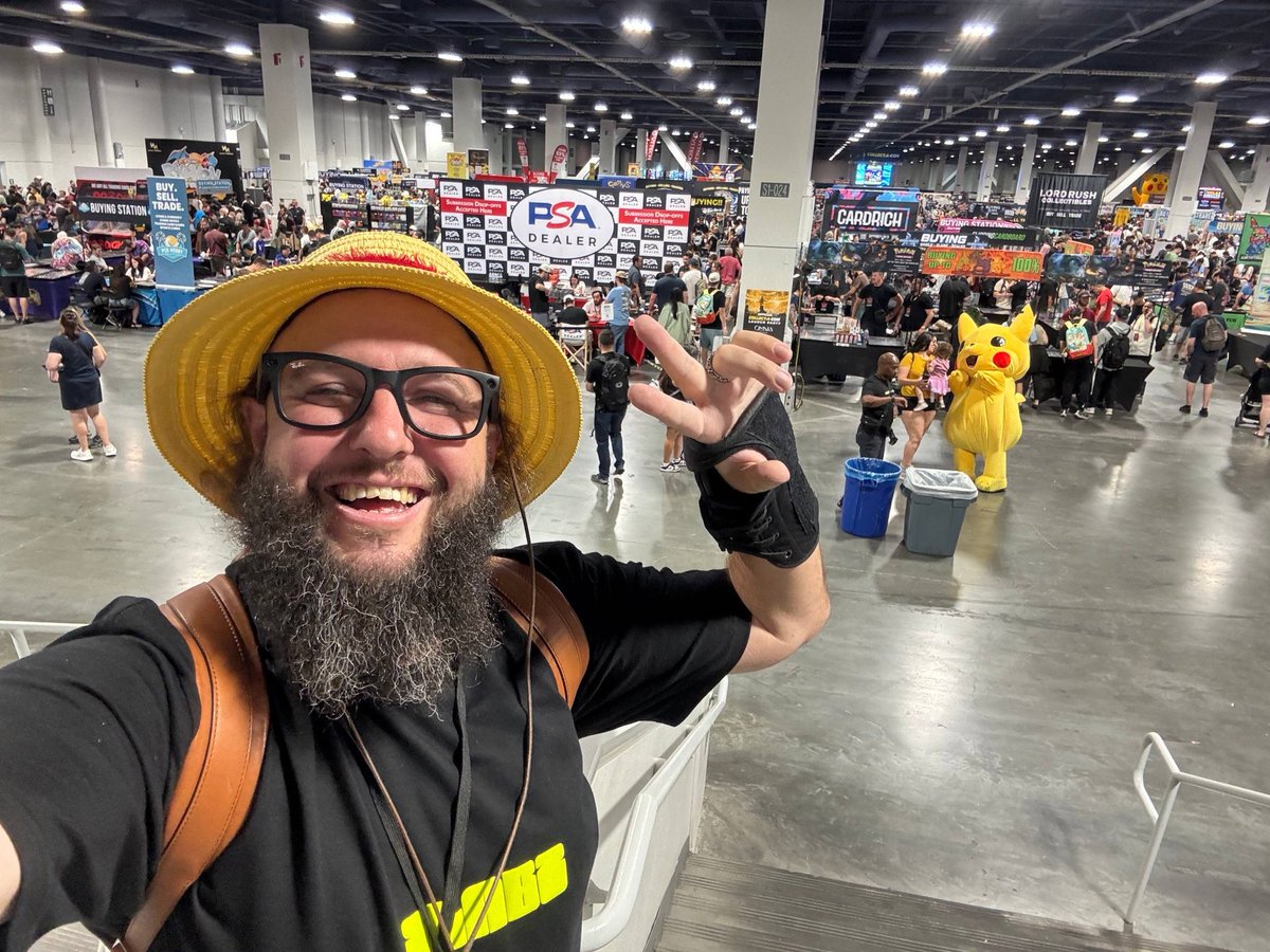 Slabzapp's tweet photo. Find your local Uncle at Collect-a-Con in Vegas today! https://t.co/oW3mCfEFkT