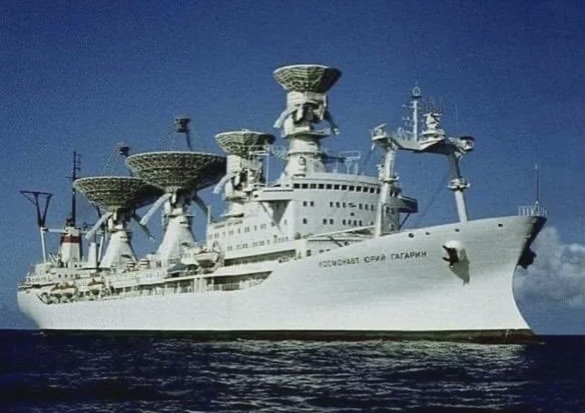 SciFiArchives's tweet photo. Soviet space monitoring ship, “Kosmonavt Yuriy Gagarin”, It served as the flagship for a fleet of ships dedicated to tracking and communicating with spacecraft, including missions like the Apollo-Soyuz joint test program. https://t.co/3W4cHKFNRB