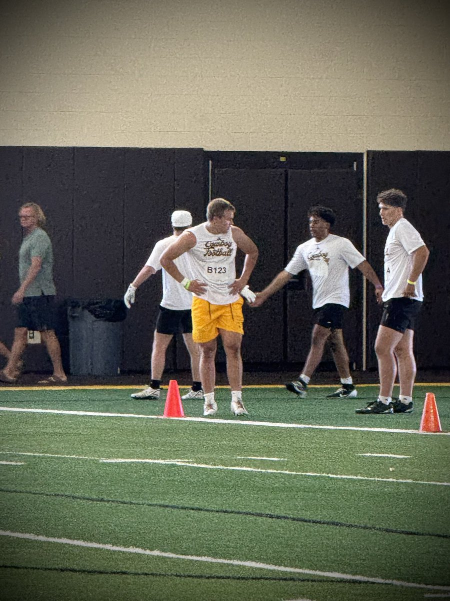 Titan45Williams's tweet photo. Thanks @wyo_football for the best camp I’ve been to thus far. Great coaching and an amazing facility. Added bonus was that we got to hit!! @CoachBHen #football #camp #hit #tackle #linebacker #work #thump #udub #wyoming #cowboys https://t.co/Vew4MA7TY0