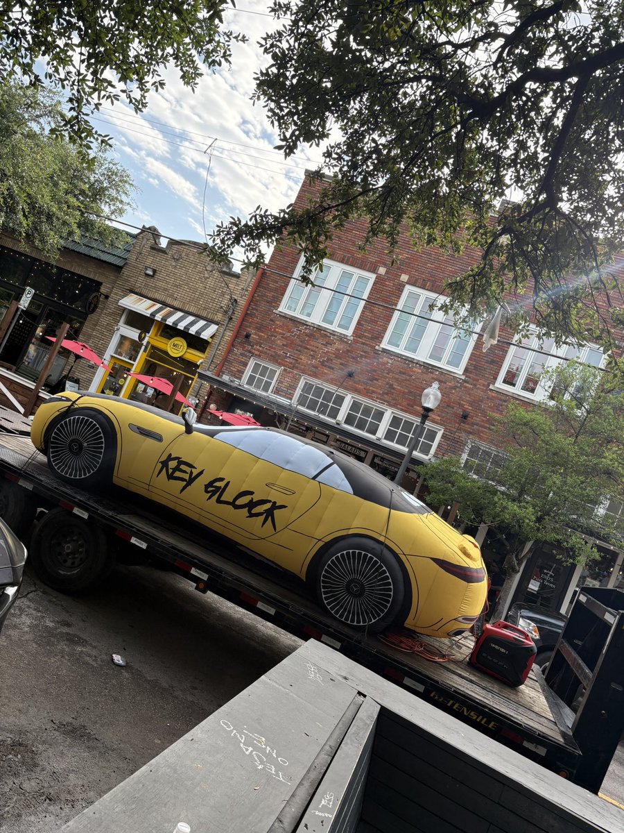 lucky_cod_gamer's tweet photo. Let me tell you something bout I be getting to the money I got need for speed #Glizock #Keyglock 🥶 https://t.co/HO4Ey3QmDJ