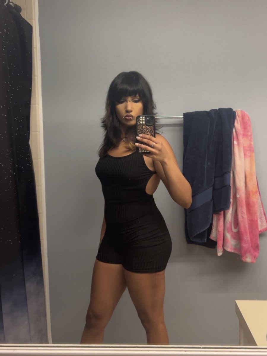mmmlljn's tweet photo. i love this outfit sm #nsfw https://t.co/h0qkgszmXa