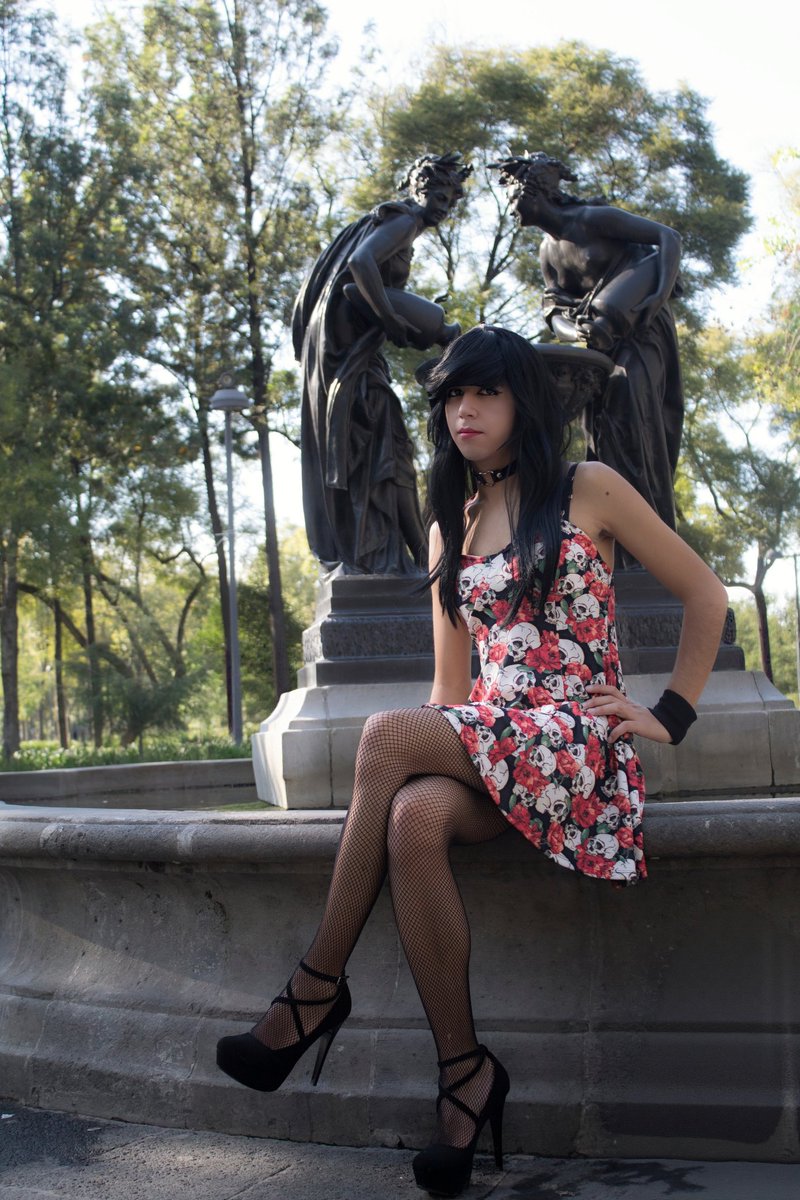 JillTheLight's tweet photo. En esta foto yo tenía 19 años.
Ah pasado ya 14 años aproximadamente y eh cambiado mucho!

Chicas trans y femboys peques, no se rindan! ❤️‍🩹🏳️‍⚧️✨ https://t.co/iMoSDScGae