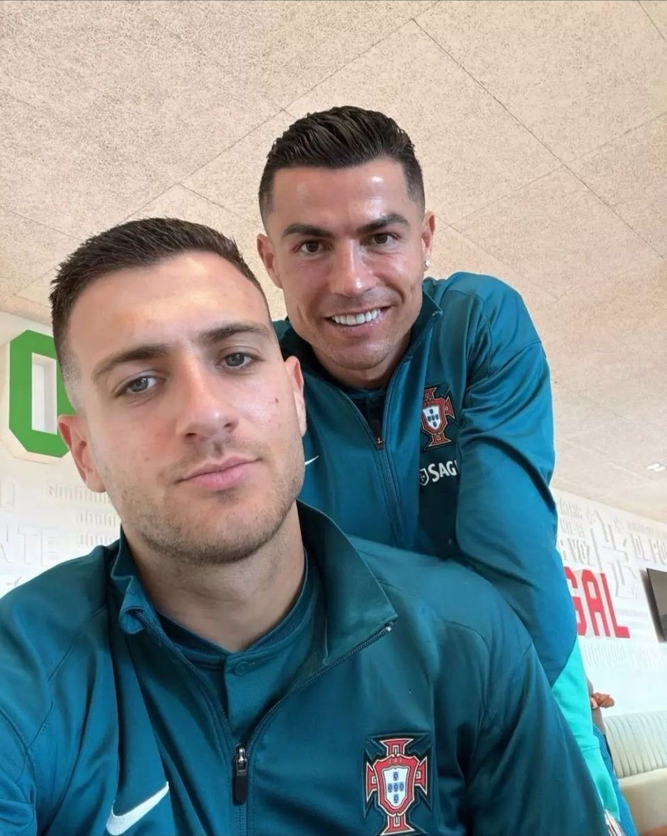Grandsoncr7's tweet photo. 🚨 Diego Dalot: “No matter how much some people disrespect Cristiano Ronaldo, he remains the greatest player of all time. I don’t support João Neves’ actions.  Ronaldo is not our equal in terms of what he has done for this country he has bled for Portugal, and we will bleed for him and do everything possible to bring the trophy home.”
