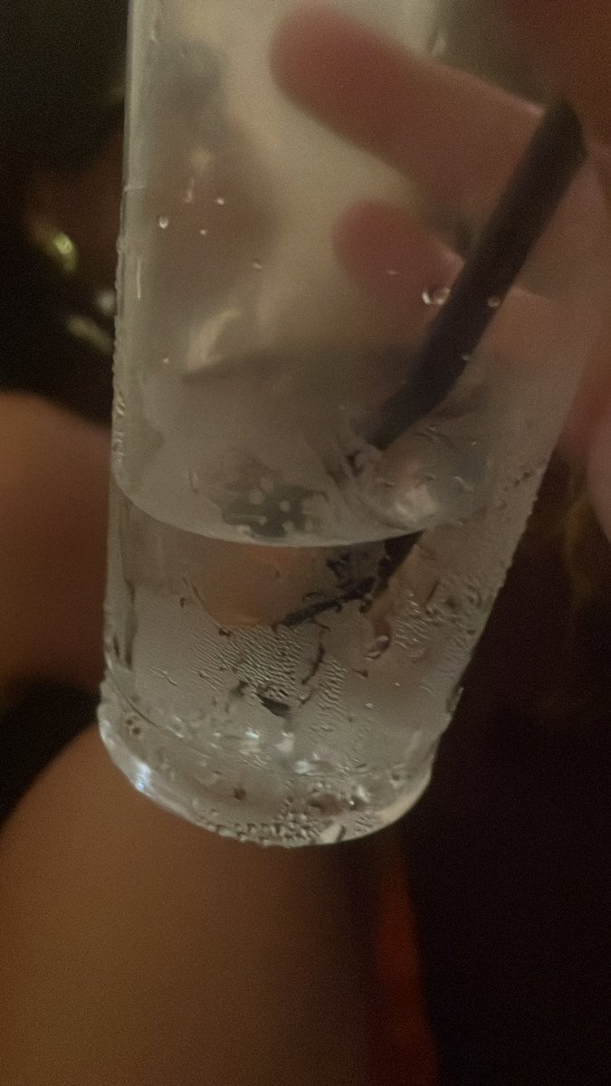 DibelloElena's tweet photo. Prima bevevo anche due 4 bianchi dopo la birra , ora se bevo un sorso mi viene da vomitare (non l’ho scritto io) https://t.co/FEV0QR16ce
