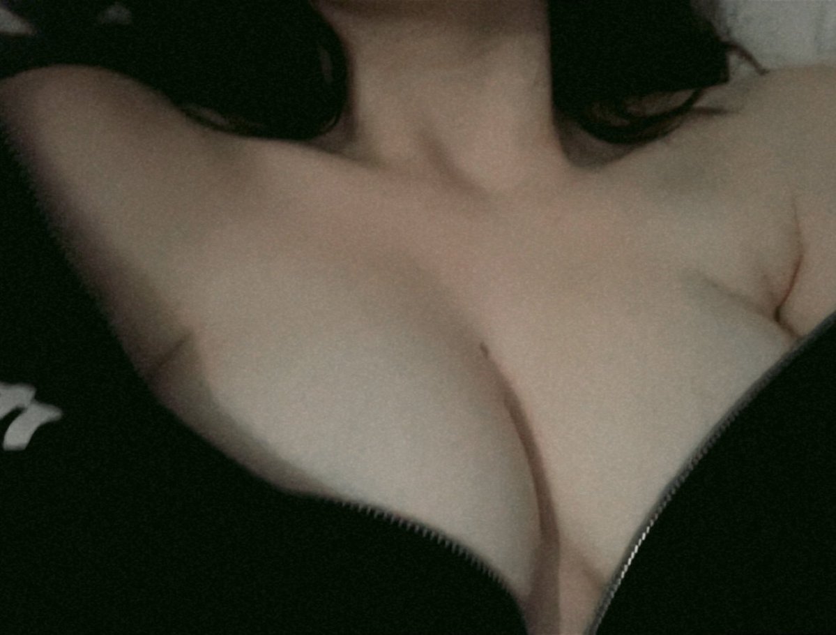 𝒶𝓃𝑔𝑒𝓁 ⪩. .⪨ tweet media