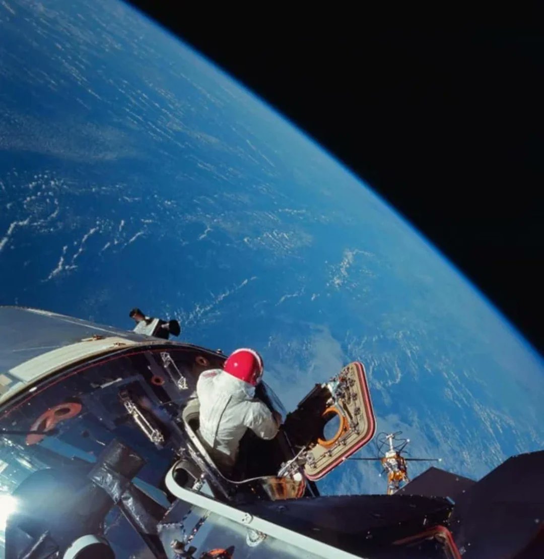 SciFiArchives's tweet photo. Astronaut Dave Scott looks at Earth from the Apollo 9 Command Module in March, 1969. NASA photo. https://t.co/psiHsMsUcZ