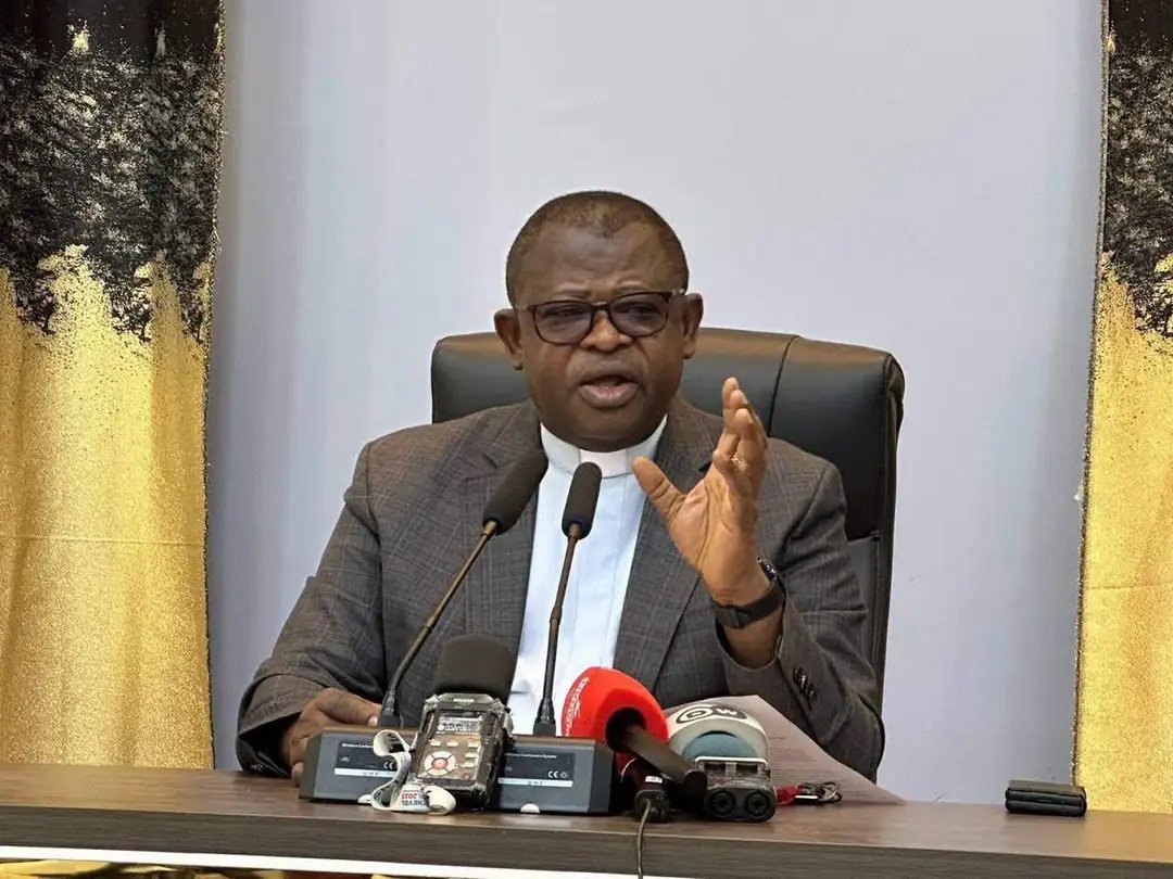 BilamboPat30382's tweet photo. #RDC : « @TataCardinal Ambongo et #Donatien #Shole n’ont aucun mandat.
Shole n’est même pas marié…Ils ont de la chance, parce qu’ils ont à la tête de ce pays un président bien éduqué. »
@AugustinKabuyaT président ai #UDPS après prise de position CENCO
Contre le Changement de la Constitution.