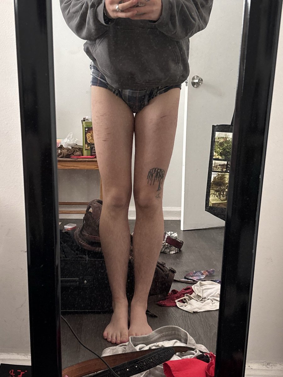 kaworufagg's tweet photo. body check. fat https://t.co/36atLw2OnJ