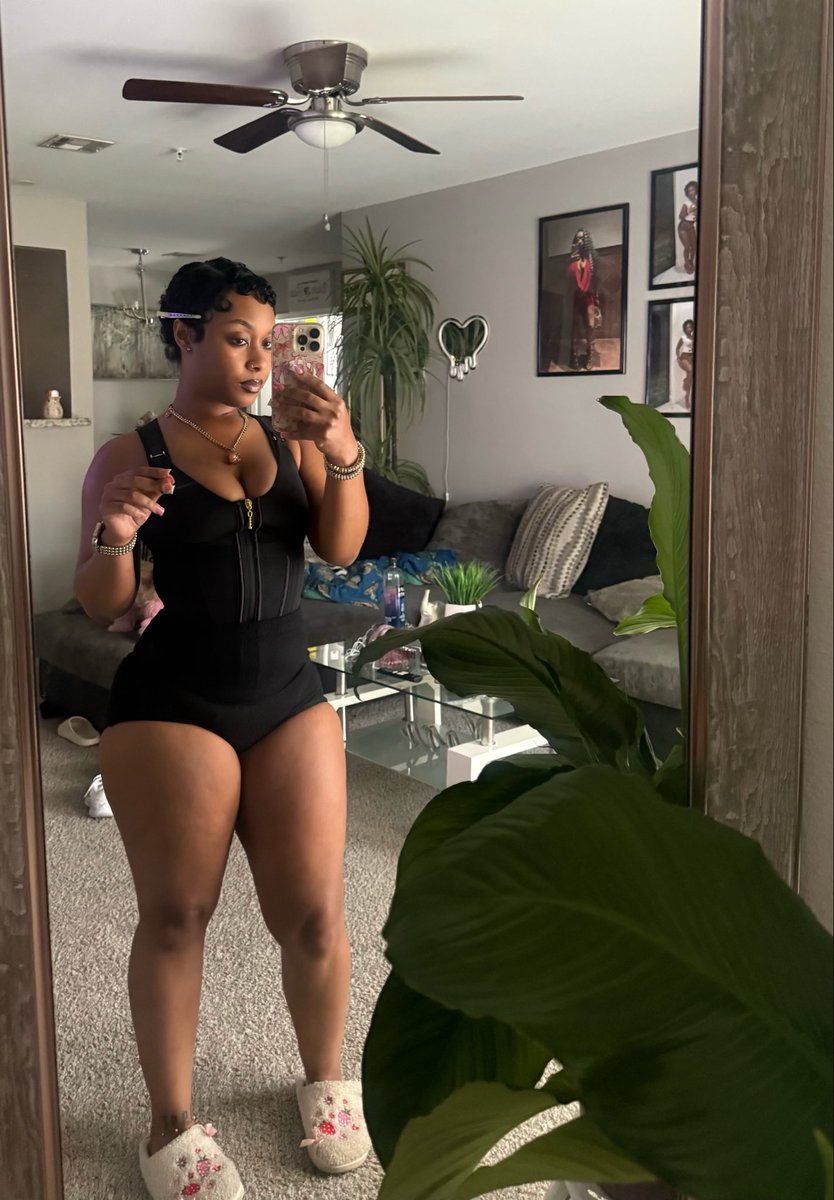 xeel__'s tweet photo. Big momma fr 👅 https://t.co/iYZPvIEEk6