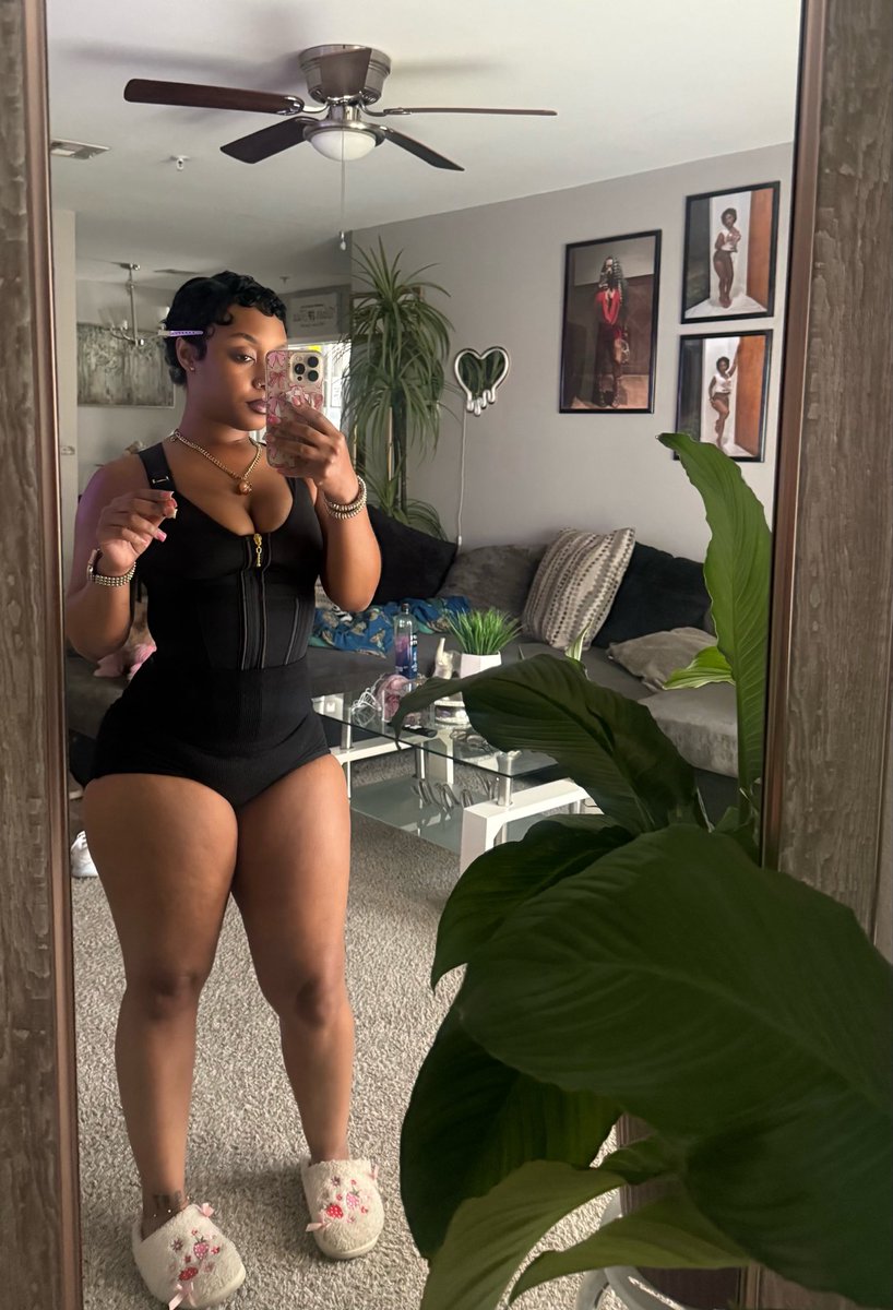 xeel__'s tweet photo. Big momma fr 👅 https://t.co/iYZPvIEEk6