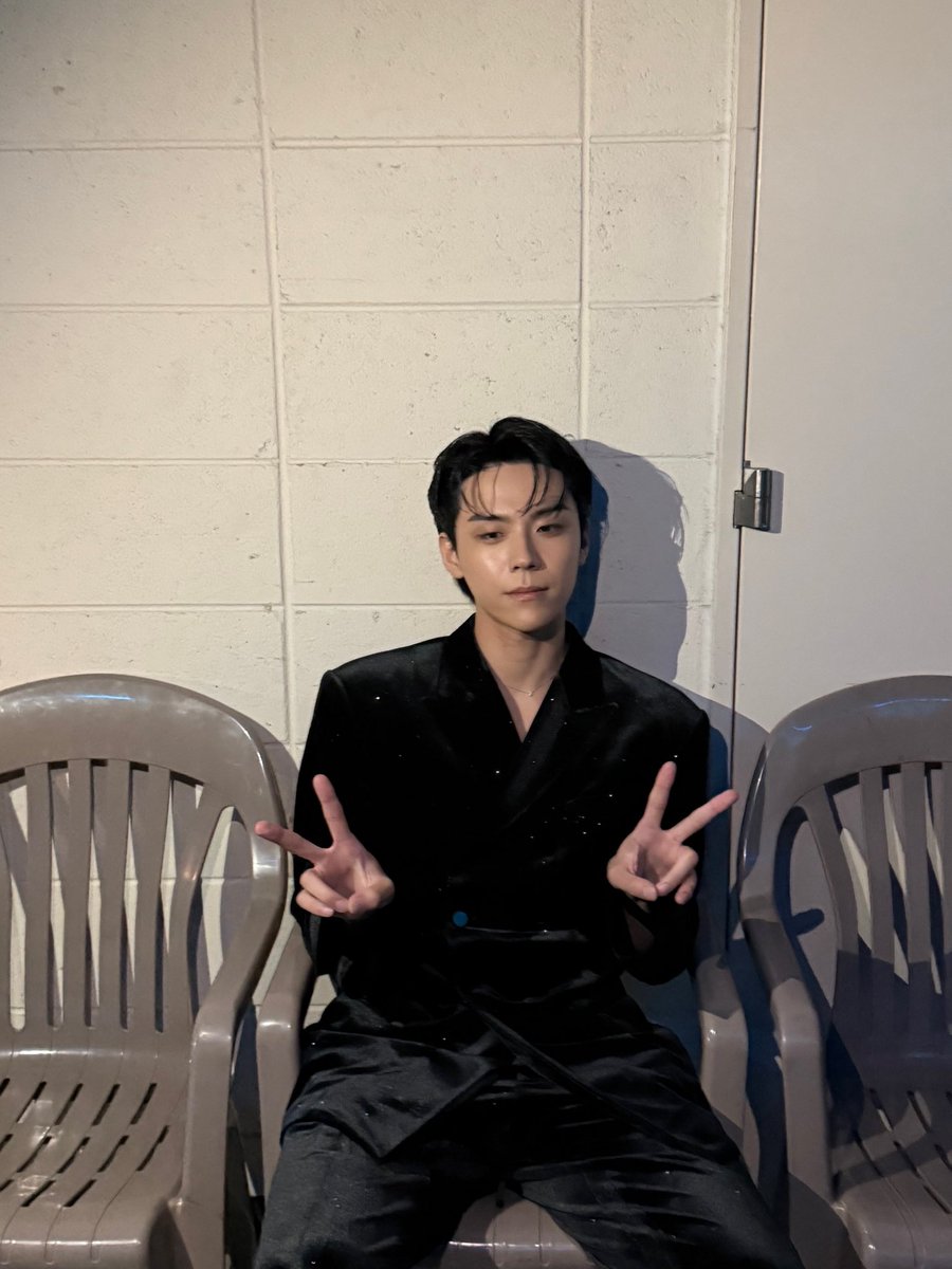 greeneryii's tweet photo. 아침부터 김도훈 보니 기분 좋구요 https://t.co/3EuMXkzqRX