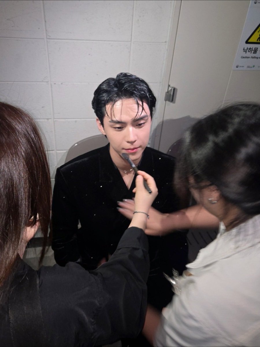 greeneryii's tweet photo. 아침부터 김도훈 보니 기분 좋구요 https://t.co/3EuMXkzqRX