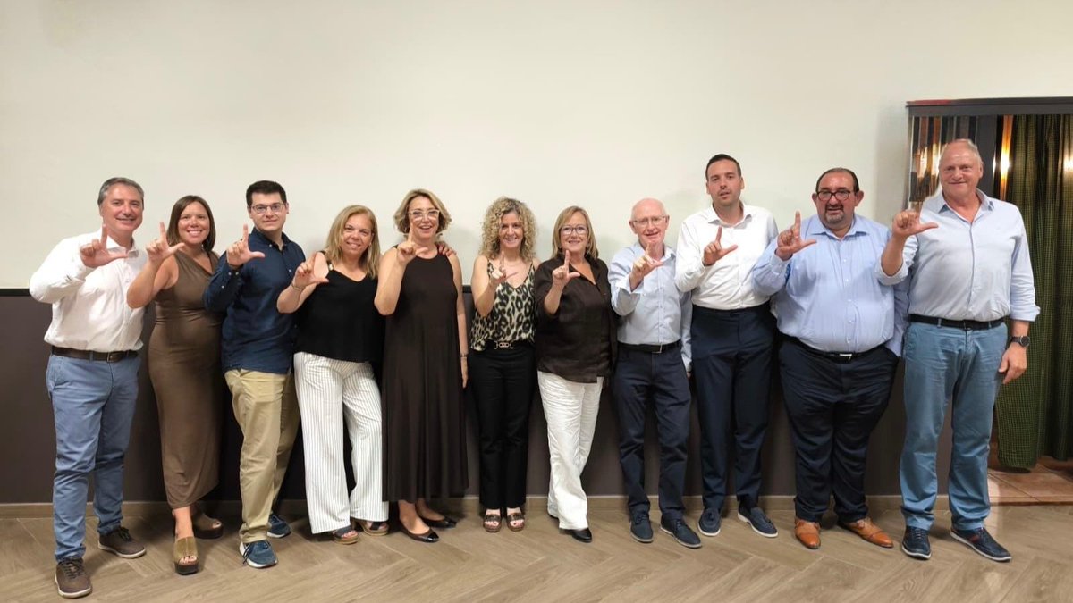 juntspertortosa's tweet photo. Avui donem visibilitat a una malaltia que canvia vides. Reivindiquem més investigació, més suport a les famílies i més recursos per garantir una atenció digna. Cada gest de conscienciació compta. #DiaMundialELA https://t.co/Dlvz371b0x