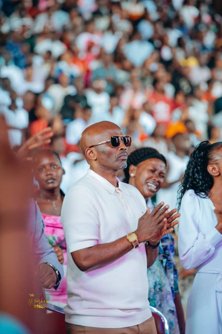 Balaam_wa_vc's tweet photo. It’s #FathersDay 🤍 a day to celebrate fathers and father figures whose leadership, wisdom, and guidance shape lives every day. Happy Father’s Day, Prof. @ReachDrMuganga. Thank you for inspiring and empowering the next generation. Wishing you continued success and happiness. ✨ https://t.co/rDxyrskpvf