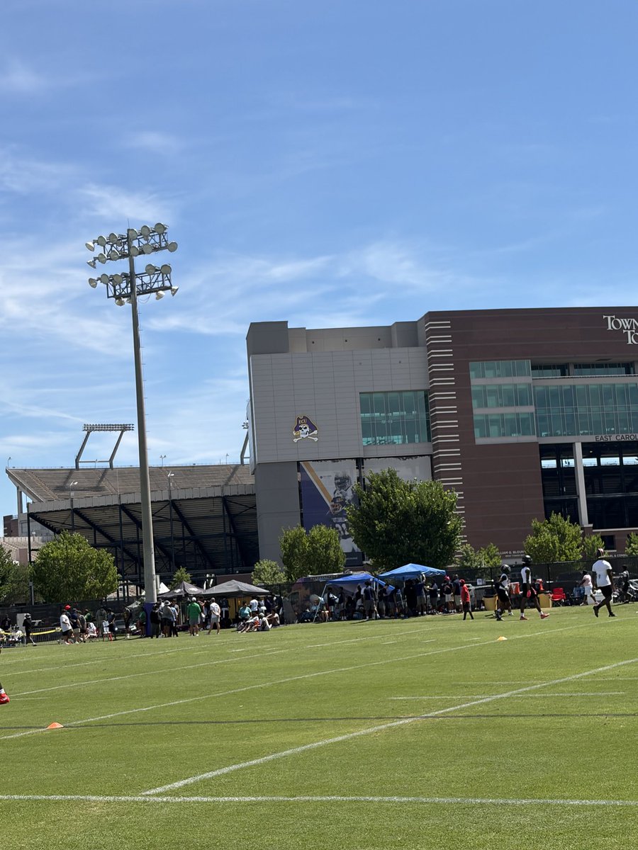 Decari_Milton's tweet photo. Great 7on7 tournament at @ECUPiratesFB  @coachsotoj 💯🏆🥇 https://t.co/ywQdrM0Z0r