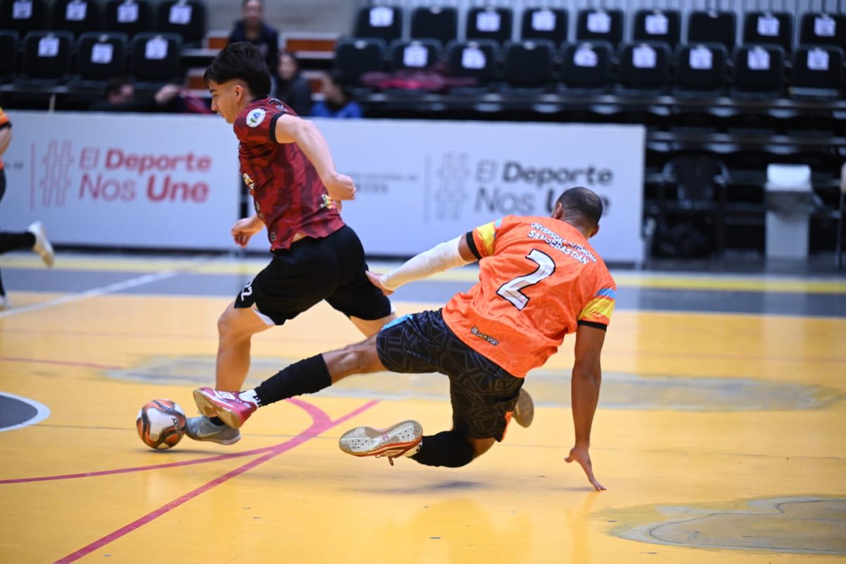 sndpy's tweet photo. #JUPY2026🎓 . Ko arapokõime oñepyrũ oha’ã mbo’ehaovusukuéra Paraguay ha Central-gua🥳🔝

Mbo’ehaovusukuéra oha’ãma Futsal kuña ha avei kuimba’e, #ComplejoSND-pe⚽

Aty oĩvante ohechauka mbarete ha oñeha’ã osẽ haguã tenonde💪🏽🥳

#Ñoa'ãngatuÑanembojoja🤝🏽 https://t.co/cpvp0ugaP9