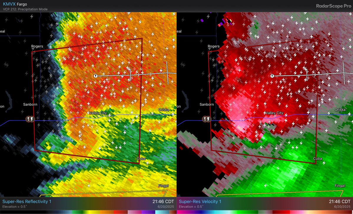 Paco_442's tweet photo. One years ago today 

Crazy outbreak and the first EF5 in over 12 years https://t.co/2o9OOtWv4j