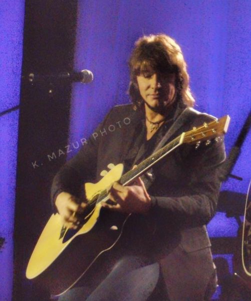 dinarenee483's tweet photo. @FlaviaMiatto @SAMBORAFAN4LIFE @gabrymary2006 @teeni67 @monikaug22 @DiLiss72 @Wildflower80s @magdhumez51 @manuelamariazbb @JoviMory3 @CenicolaSilvia @TheRealSambora Happy Anniversary my #SamborAddicted Flavia! I hope you have a wonderful time...Sending hugs to you my friend and I'll see you here on #Tweetville! https://t.co/3QThBxWN8H