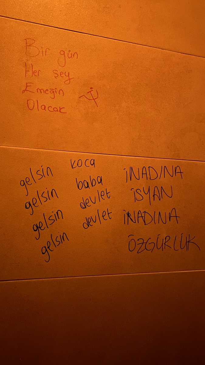 nejlannaz's tweet photo. bizim favori pubların tuvaletler🤓✌🏻 https://t.co/NPAha86rSy