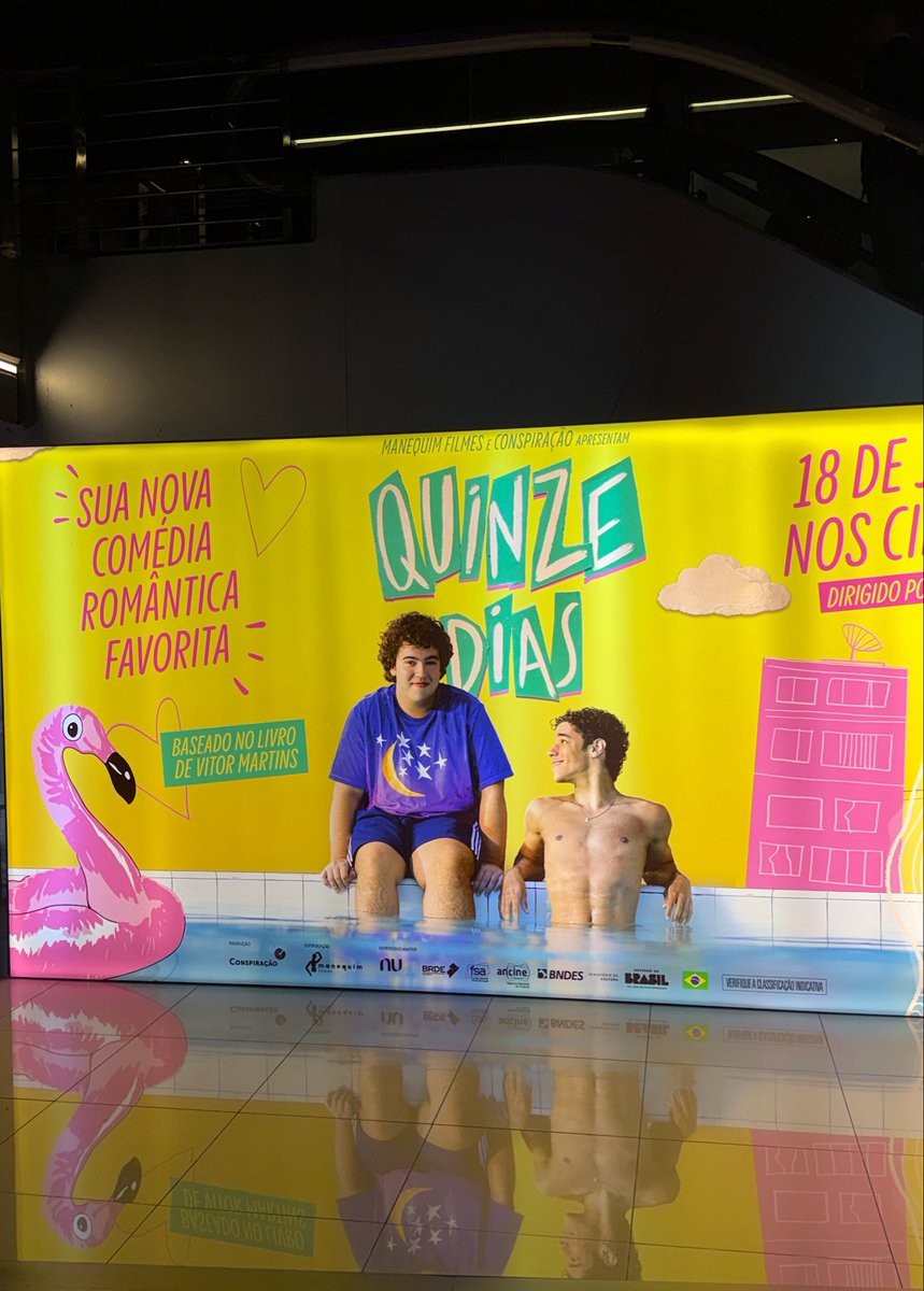 CrazySS's tweet photo. Dá um quentinho no coração e alegria saber, que apesar dos pesares do mundo, as novas gerações têm obras LGBTQIAPN+ como essa. #QuinzeDias 🫂💗 https://t.co/5M2C6Jj2pt