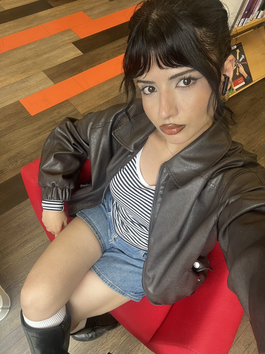 lily tweet media