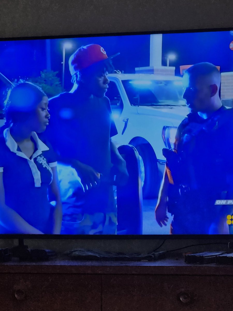 Hiwayman64's tweet photo. If it's just a little weed it's all right ✅️  But if it was an open bottle of alcohol someone's gonna get a ticket or go to jail 🤔, #OPLive @OfficialOPLive #OPNation #REELZ @OfficialOPLive https://t.co/uaieOEmY7c