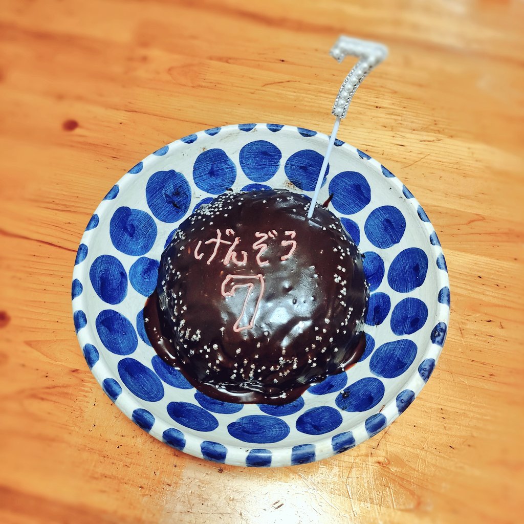mumemo_mami's tweet photo. 7000キロカロリーのおかんケーキ https://t.co/ihUBgVCXXt