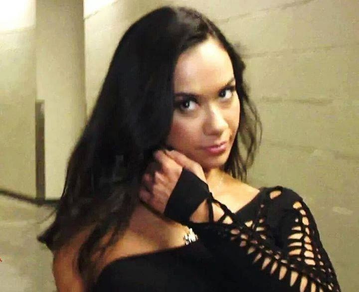 stolendna's tweet photo. /  idk  about  Laura's  fc  but  there's  just  something  about  them  that's  very  aj  lee  to  me. https://t.co/yPBLWhWH4B