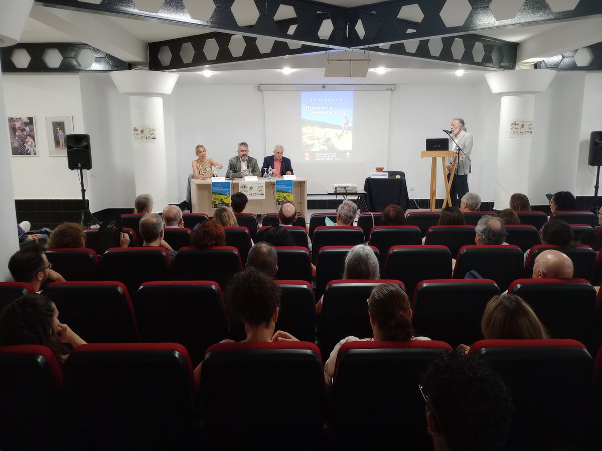JAlconchel's tweet photo. ACTO IN MEMORIAM E INCLUSIÓN DEL NOMBRE DE MARÍA LAZARICH AL CENTRO DE INTERPRETACIÓN 'CÁDIZ PREHISTÓRICO'
#cultura #culturalverano2026 #verano2026 #fotografias #benalup #benalupcasasviejas #casasviejas https://t.co/Sp0fHcXsCZ