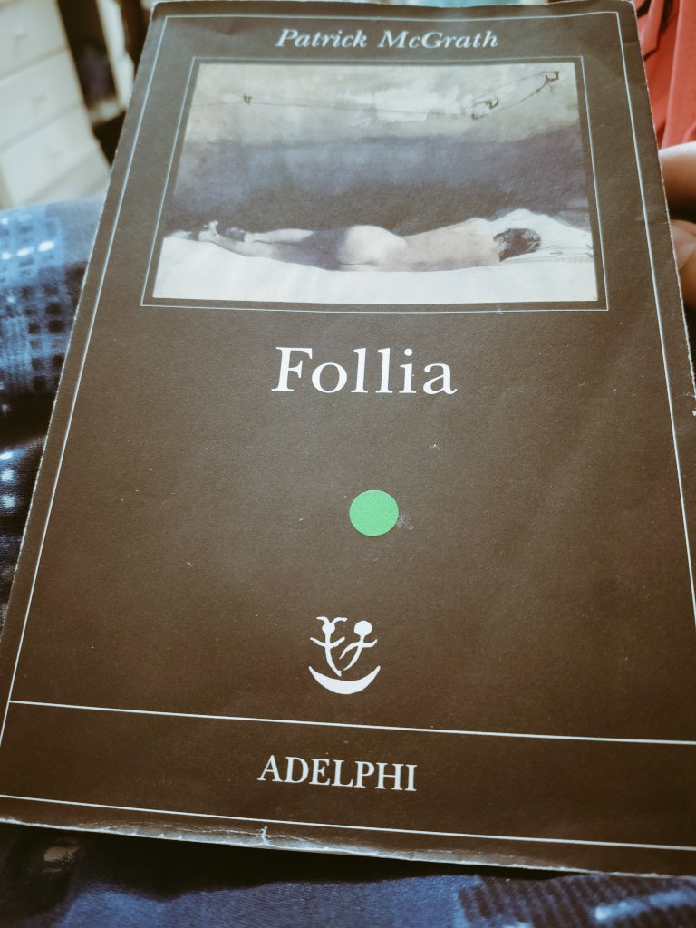 Codaz18's tweet photo. Non credo di aver mai letto un adelphi e arrivata a pagina 57 inizio a capire il perché (son troppo forbiti per esser una mia lettura 😂) https://t.co/Ei7hyjp3Bg