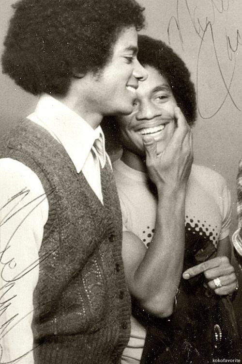 jacksonsmine's tweet photo. i miss michael and marlon together so bad https://t.co/mMNkp7CD32