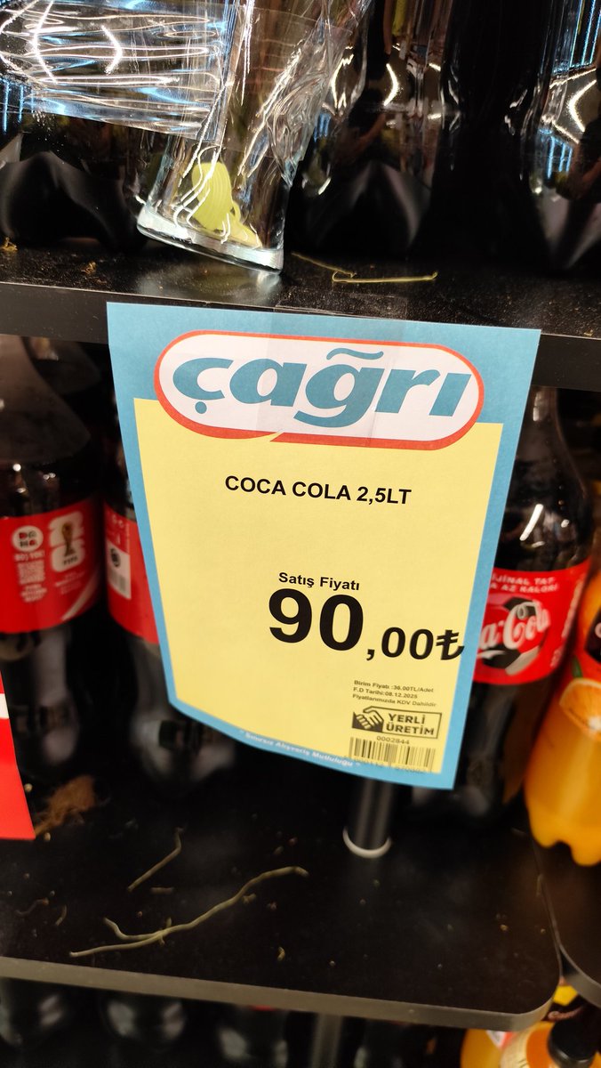 caneer666's tweet photo. KATİL İsrail destekçisi Amerikan şirketlerinin markalarını kola ve bardak hediyesiyle baş köşeye koyan Çağrı Market'teki bu manzara gerçekten çok üzücü. Milletimizin boykot hassasiyetini hiçe sayan bu ticari anlayışı kabul etmiyoruz.
@ErdemOzveren571
#boykotadevam
#BabalarGünü https://t.co/zpZNUe398F