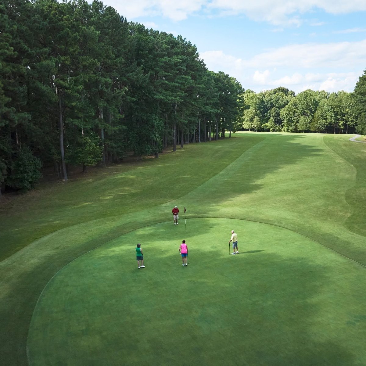 KYStateParks's tweet photo. 📷 by @ky.tahc: Great Outdoors Month is the perfect time go golfing at Kentucky State Parks! Tee off at one of the 13 courses across our New Kentucky Home. 

For special packages or to book tee times ➡ https://t.co/WugLREaVNV

#NewKYHome #KYStateParks https://t.co/G4HkC10QwE
