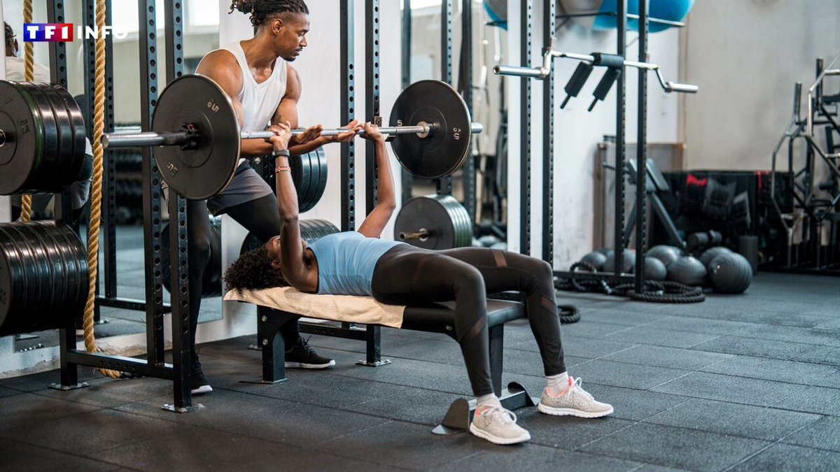 LCI's tweet photo. La durée idéale de musculation qu'il faut pratiquer par semaine pour vivre plus longtemps existe-t-elle ? Une étude a tranché
➡️ https://t.co/OD4K0O7eyf https://t.co/Wsr0YFCxzV