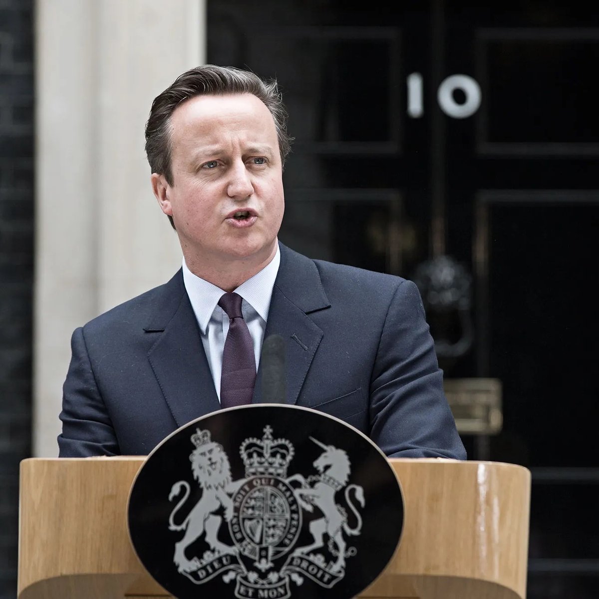 MartiniGuyYT's tweet photo. The last time a Prime Minister of the UK finished a full election term was over a decade ago

With Keir Starmer expected to resign next week, it marks another PM who has exited Downing Street early 

David Cameron was the last PM to finish a full term, from 2010 to 2015 https://t.co/Z9HdF1t1uj