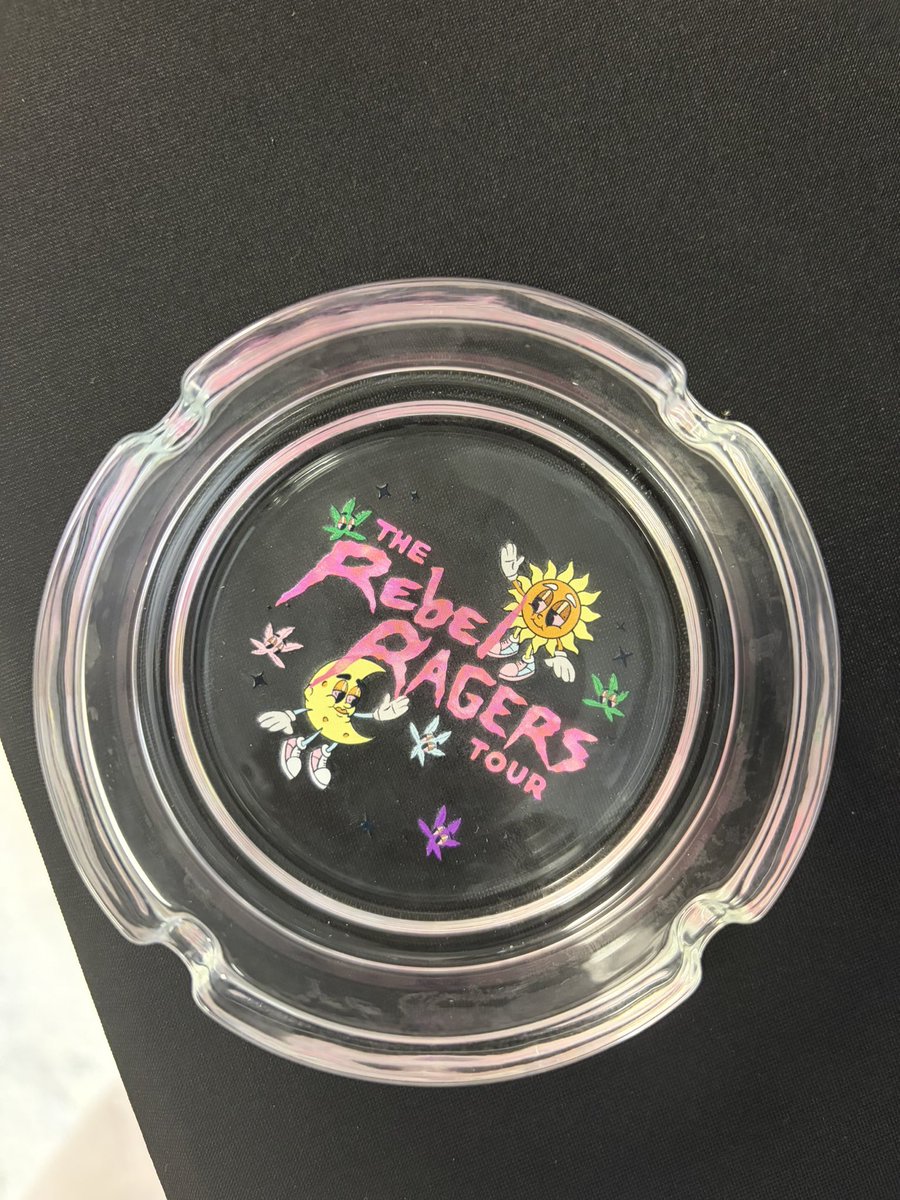 KiDCuDi's tweet photo. ASHTRAYS AVAILABLE AT VENUES NOW‼️ Designed by my wife, Lola the Queen 😌🙏🏾❤️‍🔥 https://t.co/uUBZ8loG5f