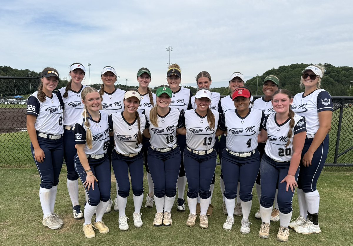 TeamNCHinde's tweet photo. A BIG 13-1 win to make it to the @ConnectSports_ T25 Quarterfinals tomorrow at 8am on F1 at Edwards Park! 

Today’s BOMB Squad:
💣 @reece_lindsay18 - @CharlotteSB 
💣 @Danni_Lynn30 - @TerpsSoftball 
💣 @BennyPowell_7 - @PUSoftball 
💣 @CooperAlivia - @TroyTrojansSB 

#TeamNC https://t.co/Zaa05dB8ZQ