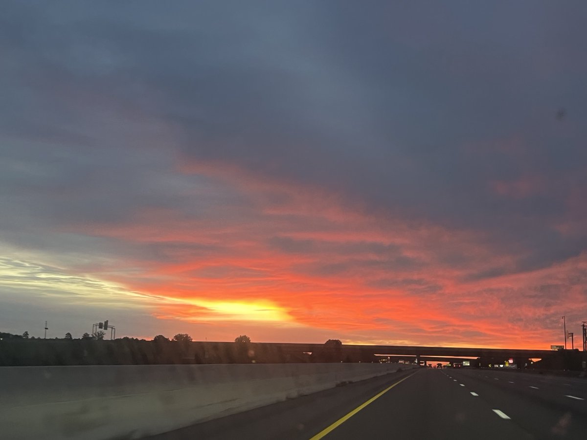 SafirBlueHawk's tweet photo. Before sunrise this morningโimages from a world of tales and myths. All pictures were taken from the car, while driving, through a pretty dirty windshield.
#mythoamerica https://t.co/Ssd0YedJFa