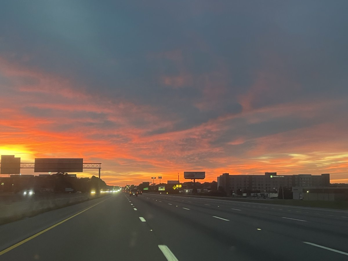 SafirBlueHawk's tweet photo. Before sunrise this morningโimages from a world of tales and myths. All pictures were taken from the car, while driving, through a pretty dirty windshield.
#mythoamerica https://t.co/Ssd0YedJFa