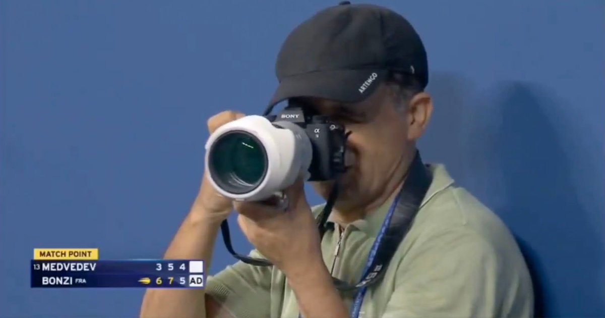 ZorzStudios's tweet photo. #USOpen pushes back against photographer who walked onto tennis court: https://t.co/ZqweeCvBRl
#MattGrowcoot #DaniilMedvedev #BenjaminBonzi #SportsPhotographer #tennis #SelcukAcar #USTA #TennisCourt #photographer https://t.co/uL28oodKWg