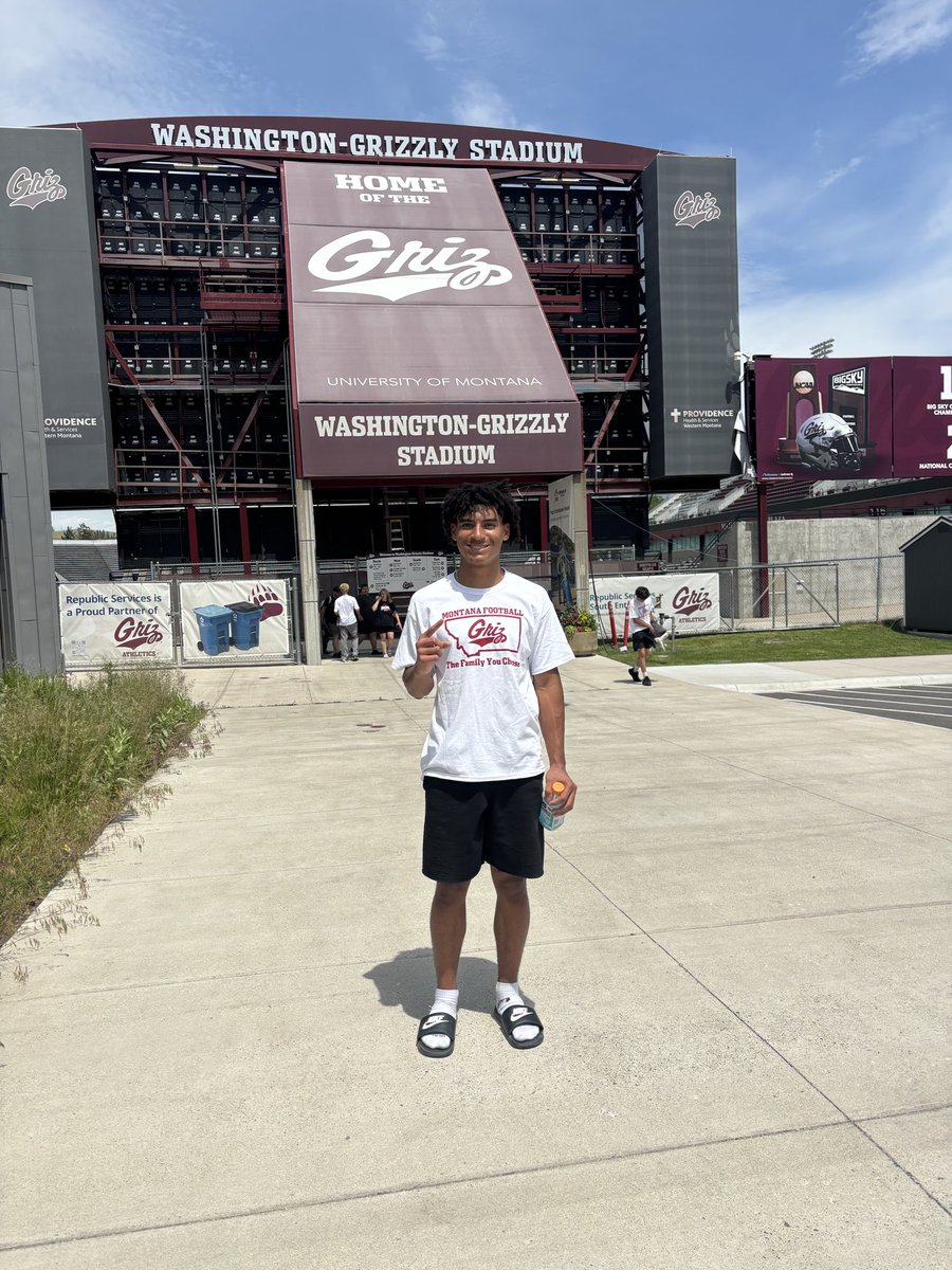 dsmith654321's tweet photo. Had a great day at Griz qb wr camp today I took alot away from this camp and am looking forward to being right back here next year. Thank you to all coaches!! @MontanaGrizFB @Coachbk_griz @UMGRIZZLIES https://t.co/My9WpcyrLI