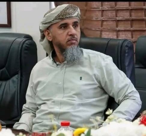mohmmed_algunid's tweet photo. هذا الرجل ليس قائداً عسكرياً عادياً؛ إنه مهندس تحرير الحديدة، وقائد معركة "إعصار الجنوب"، وصانع نصر تحرير شبوة في 2022.

عندما تبقّى رصيد مالي في حساب فرقته، لم يحتفظ بريال واحد لنفسه، بل وزّعه على أفراده وأسر الشهداء بواقع 4000 ريال سعودي لكل فرد، وفق ما علمنا.

هكذا تُصنع القيادة، وهكذا يُخلّد الرجال مواقفهم.

له كل التحية والإجلال والاحترام.